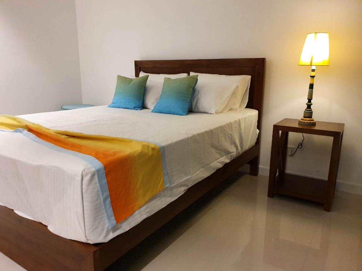 Hasara Oceanfront Apartments Galle Exterior foto