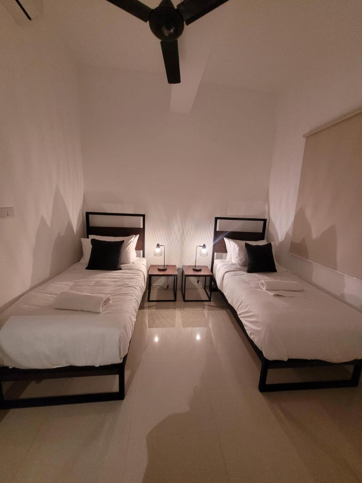 Hasara Oceanfront Apartments Galle Exterior foto