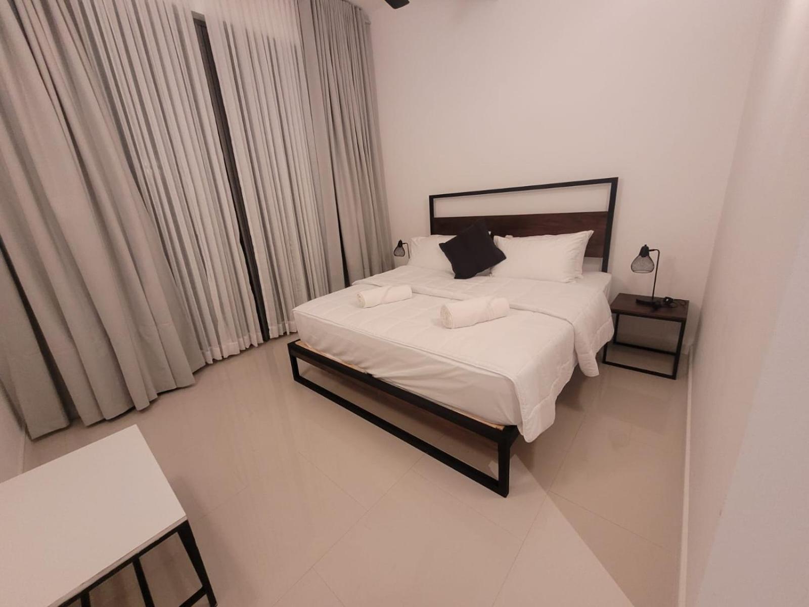 Hasara Oceanfront Apartments Galle Exterior foto